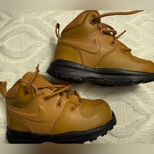 Nike Kids 8 Toddler Brown Boots New!